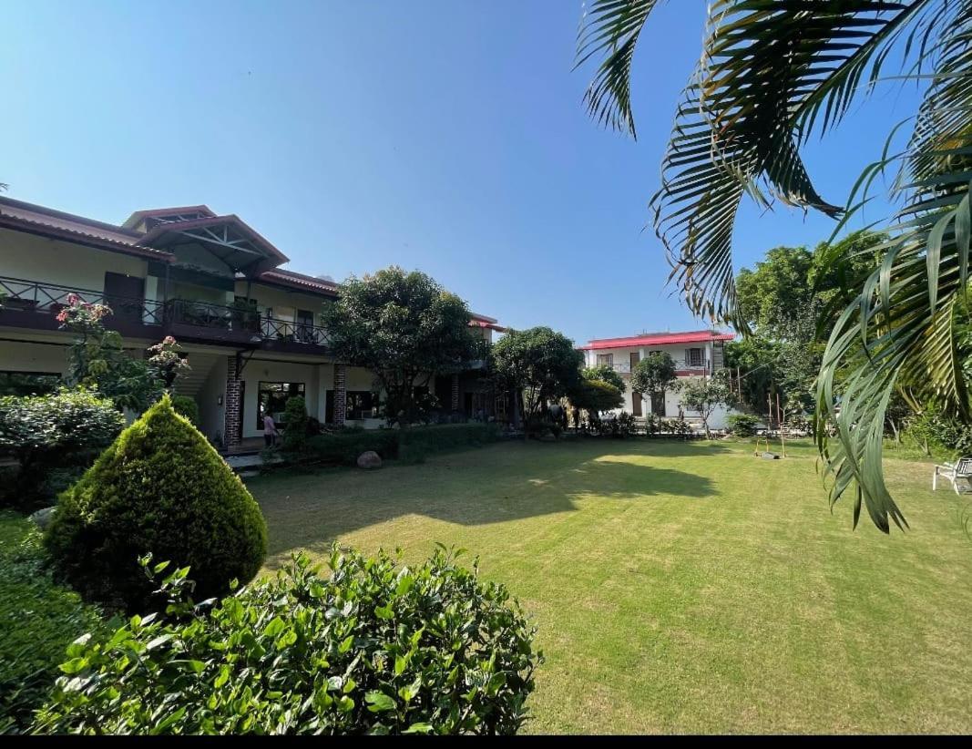 Karans Corbett Motel Рамнаґар Екстер'єр фото