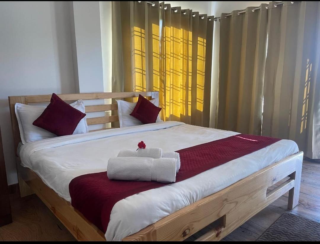 Karans Corbett Motel Рамнаґар Екстер'єр фото